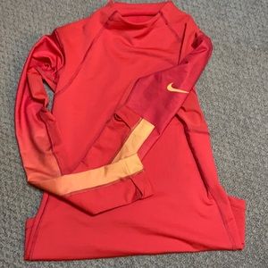 Ladies (S) Nike Pro Hyperwarm with ombré arm